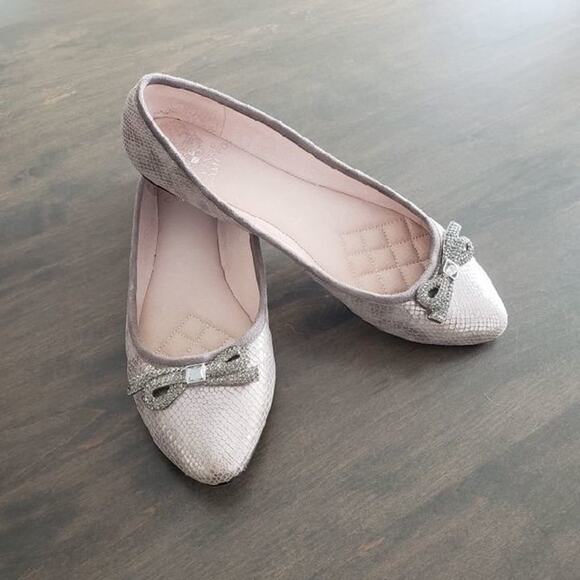 Vince Camuto Leather Flats Size 8 Silver Snakeskin Rhinestone Bow Shiny